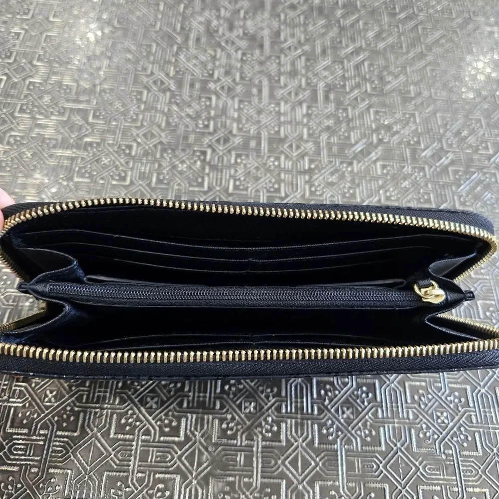🐢 Michael Kors Snakeskin Clutch/Wallet In Great Shape!